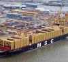 Containerschiff MSC Michel Cappellini im Hafen von Bremerhaven festliegend, Blick von oben auf das Schiff