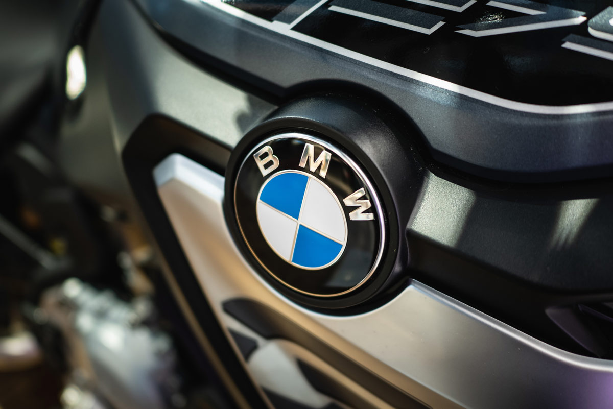 BMW nimmt neues Logistikzentrum in Betrieb